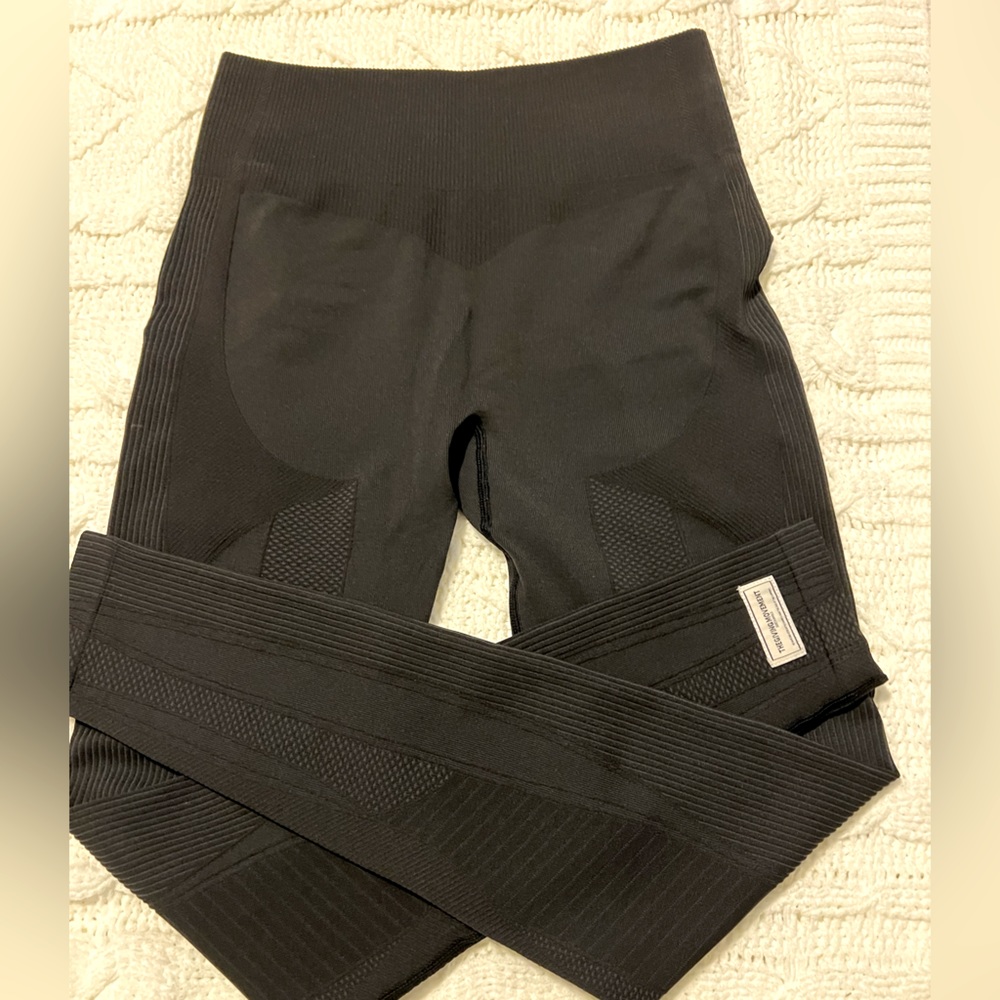 The Giving Movement Leggings